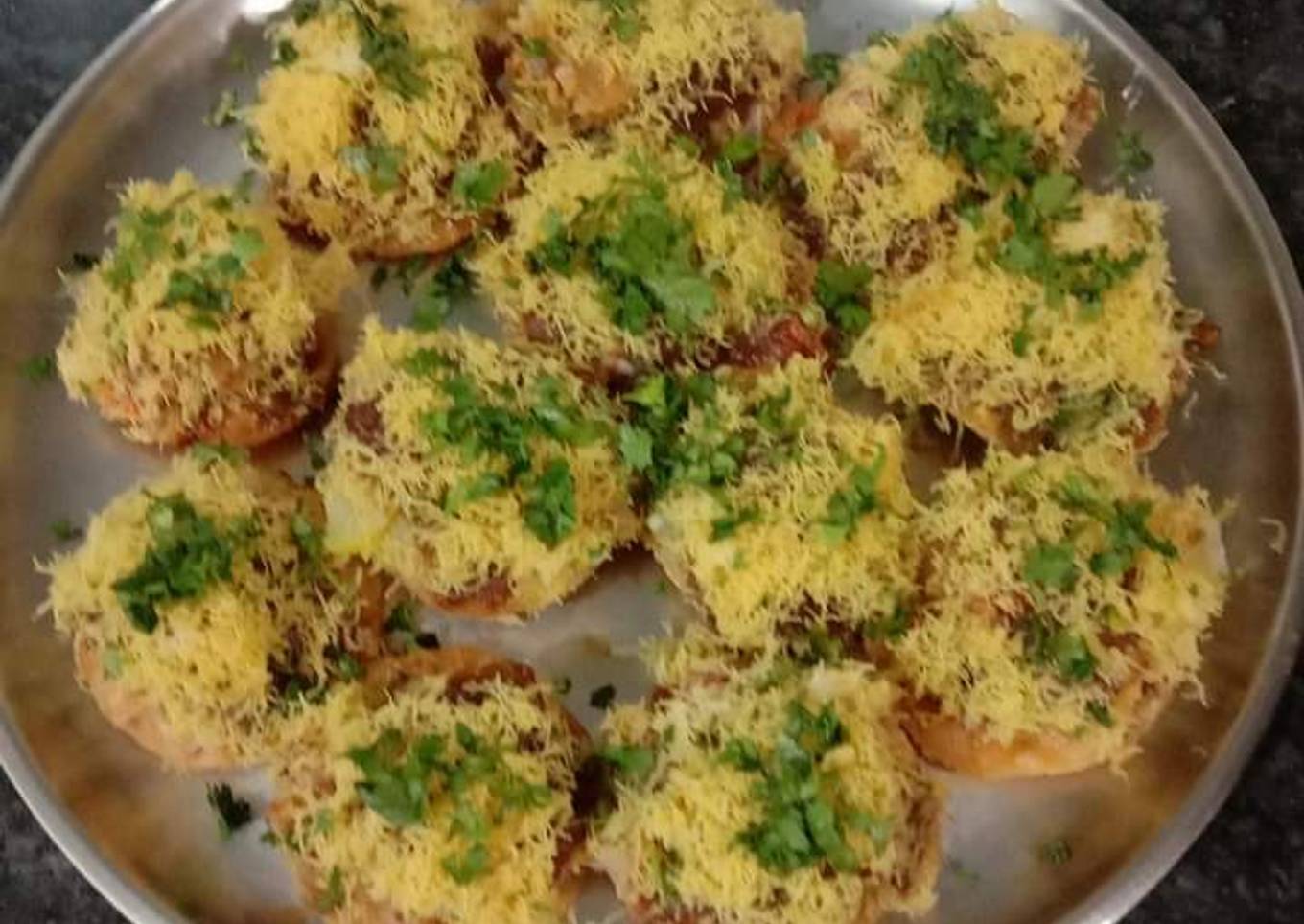 Sev batata poori