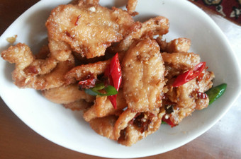 Langkah Mudah untuk Menyiapkan Ayam goreng bumbu bawang putih Yang Enak Sekali
