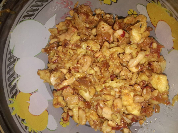 Anti Ribet, Memasak Sambal Telur Kacang Mete Istimewa