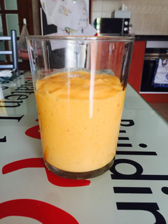 Una foto de Batido de Caquis y yogurt