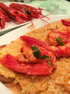 Una foto de Carabineros sobre tostas en salsa blanca