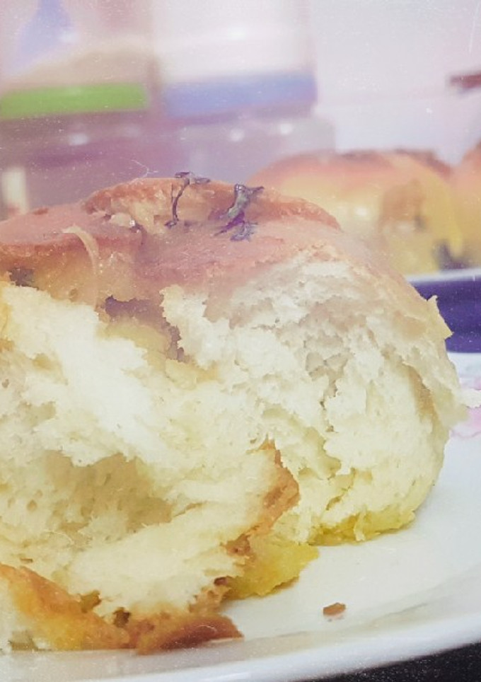A picture of Garlic Butter Bread without Cream Cheese.