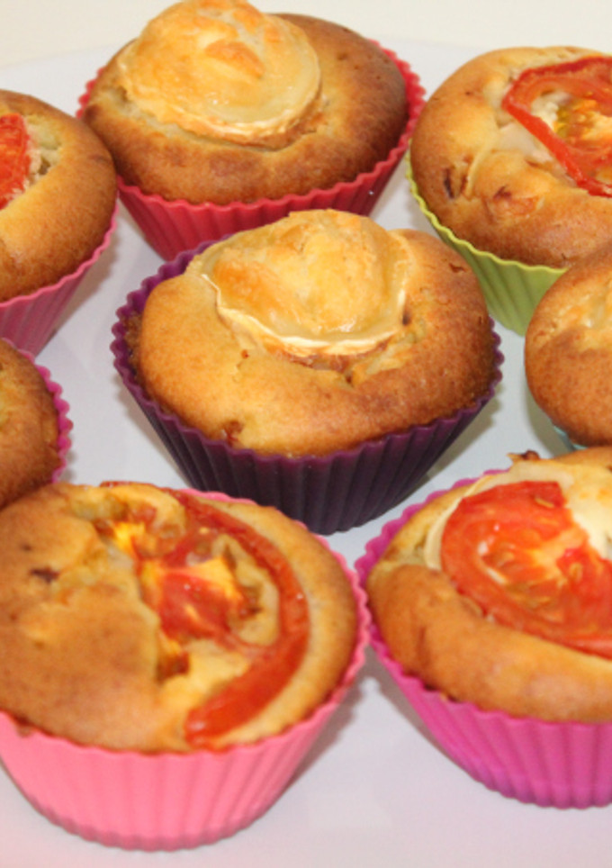 Una foto de Magdalenas de tomate con queso de cabra gratinado
