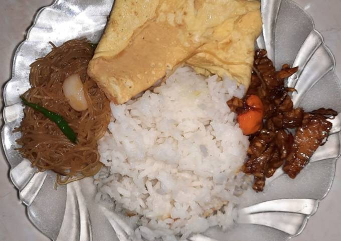 Nasi uduk sederhana dengan fiber creme (magiccom)