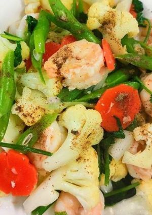 Hình của món Tôm xào thập cẩm.