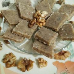 A picture of Akhrot ki barfi healthy and tasty.