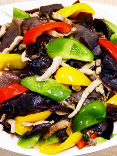【厚生廚房】木耳彩椒炒肉絲 的食譜成品照片