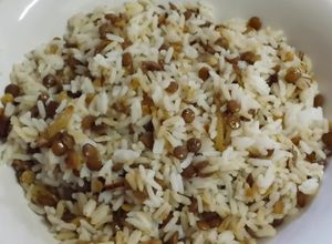 Foto de Arroz com lentilha e atum