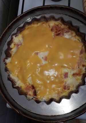 Una foto de Tarta de jamón y queso con masa integral