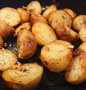 Easy Way Prepare Crispy baby potatoes with garlic and herbs the So Delicious You can take Joss in your mouth