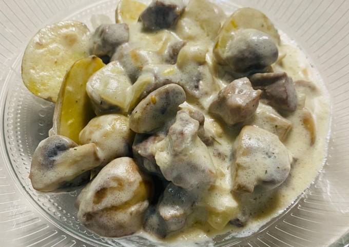 🐷Свинина с грибами и картофелем в сливках