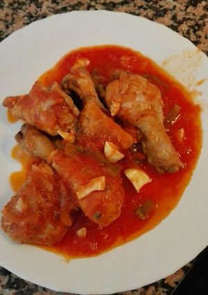Una foto de Pollo con tomate