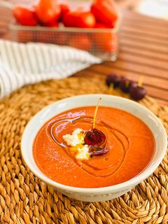 Una foto de Gazpacho de cerezas