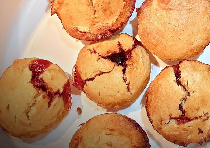 Petits muffins aux amandes et cœur confiture