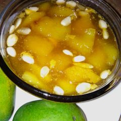 A picture of Raw mango chutni.
