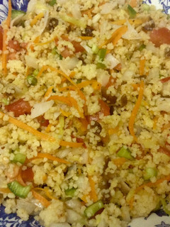 Una foto de Ensalada de cuscús con dátiles 🥗