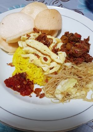 Foto resep Nasi Kuning Sunda Rice Cooker