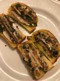 Bruschette di alici marinate con le erbe aromatiche