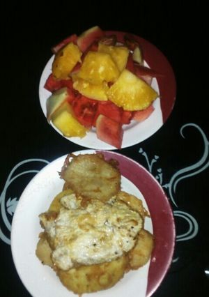 A picture of Golden yam and egg.