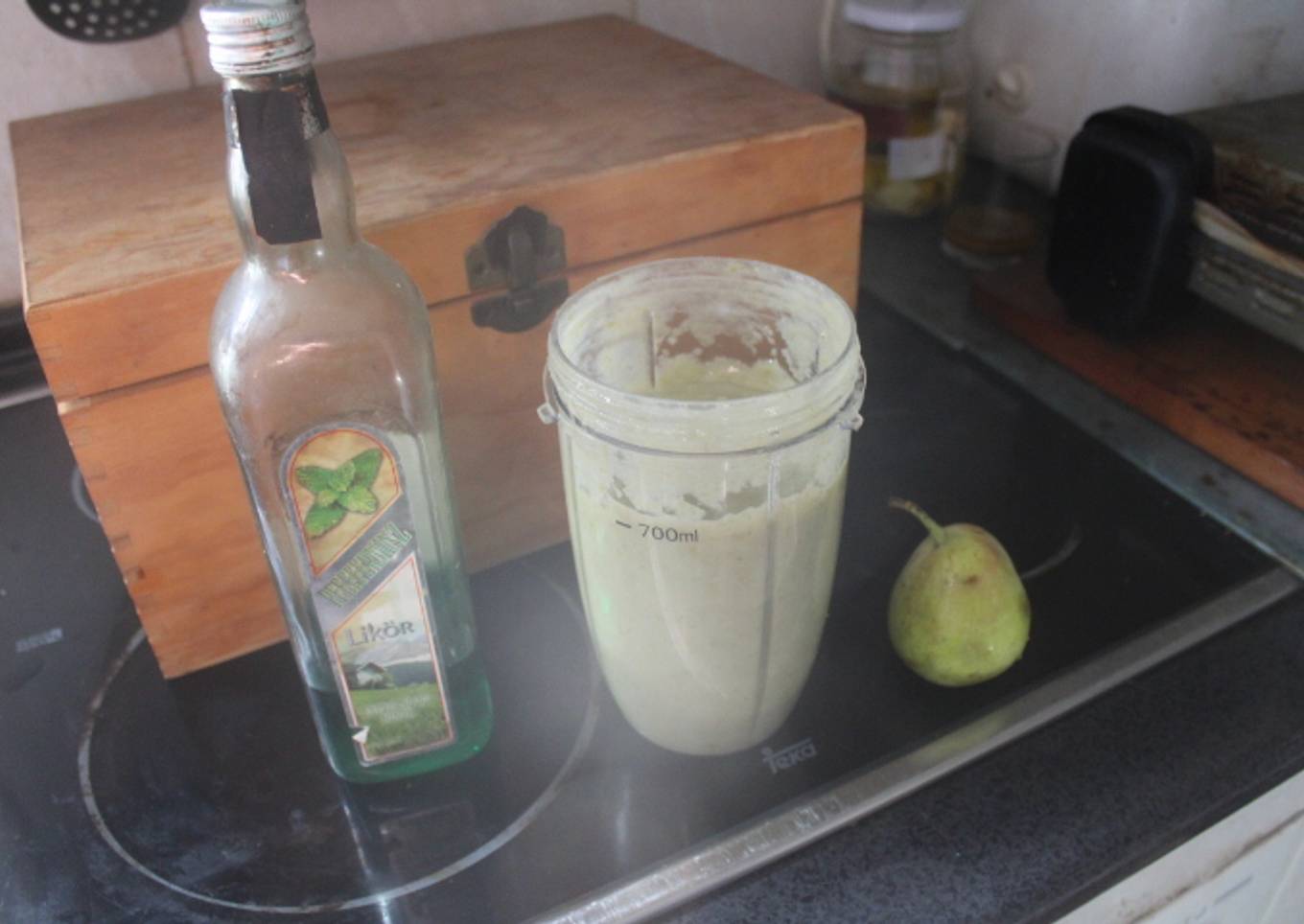 Crema de peras con concentrado de horchata y menta