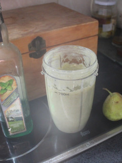 Una foto de Crema de peras con concentrado de horchata y menta