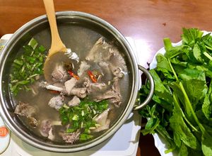 Hình của món Lẩu vịt om sấu.