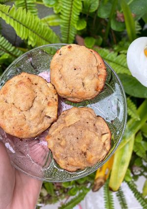 Una foto de Muffins de banana y manzana
