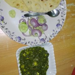 A picture of Palang paneer & butter naan.