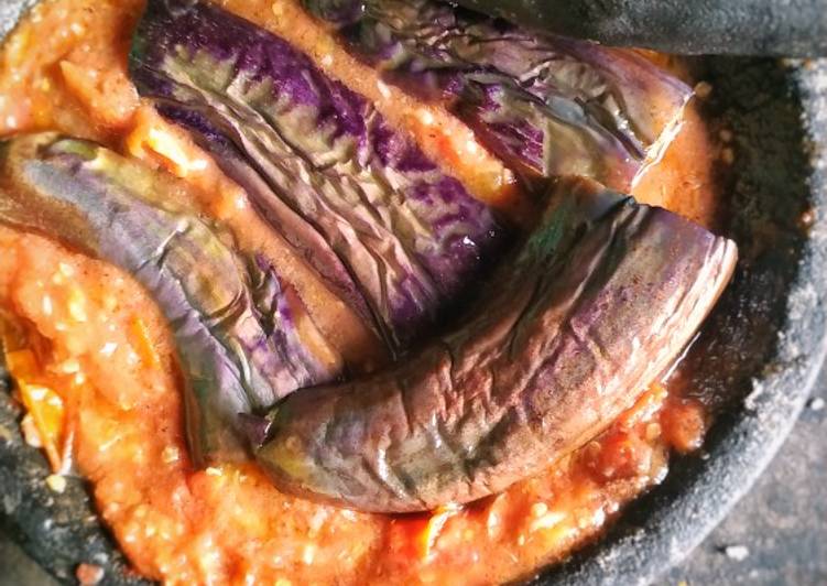 Terong penyet sambal