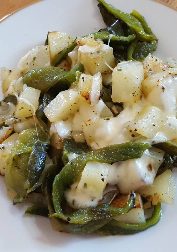Una foto de Papas con Rajas de Chile Poblano