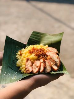 Hình của món Xôi vò thịt xá xíu.