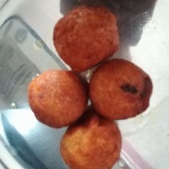 A picture of Masala Bread Balls.