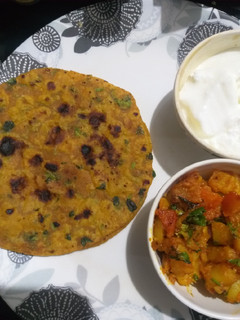 મેથી નાં થેપલા (Methi Thepla Recipe in Gujarati) રેસીપી મુખ્ય ફોટો
