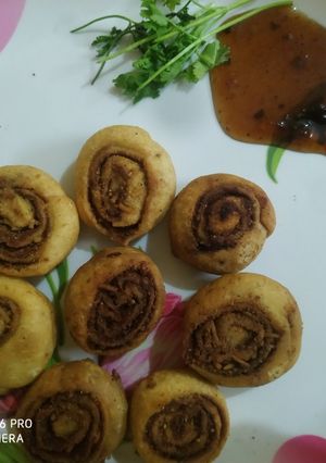 पुणे की फेमस भाकरवड़ी रेसिपी मुख्य फोटो