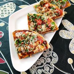 A picture of 🔹Simply Veg Cheese Pizza.