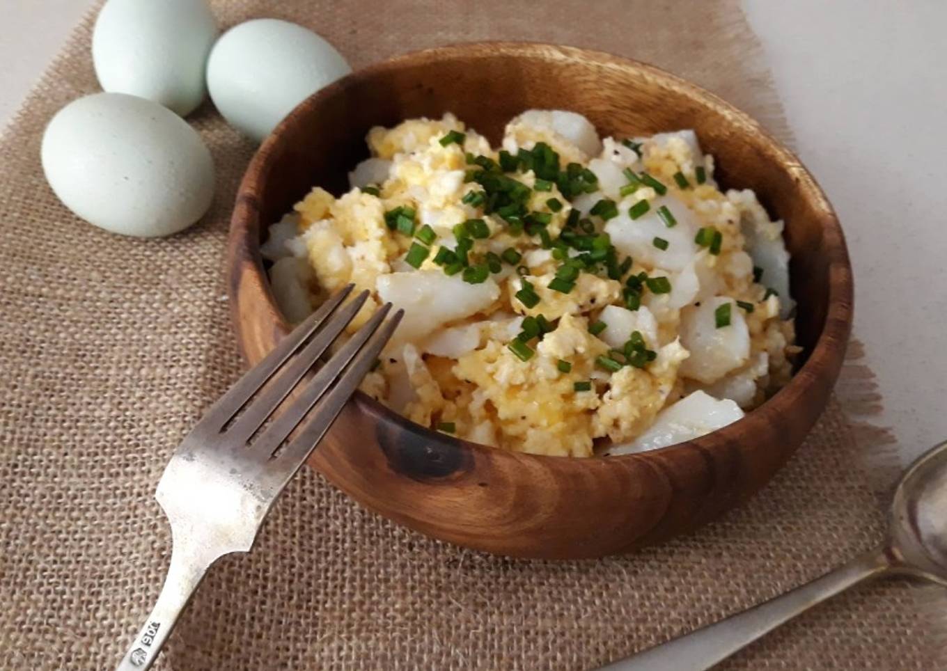 Huevos revueltos con bacalao