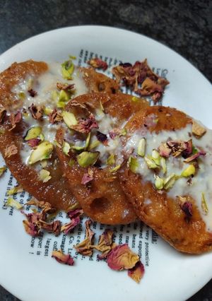 A picture of Rabdi malai puri.
