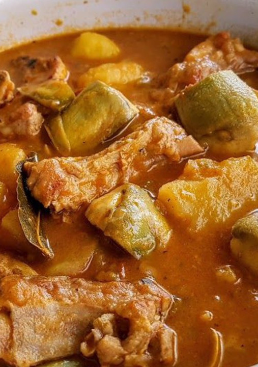 Una foto de Guiso de costillejas y conejo
