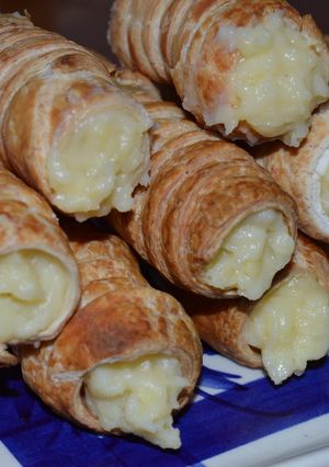 Una foto de Cañoncitos de hojaldre con pastelera