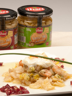 Una foto de Timbal de Torti-YA IBSA, gambas y huevo