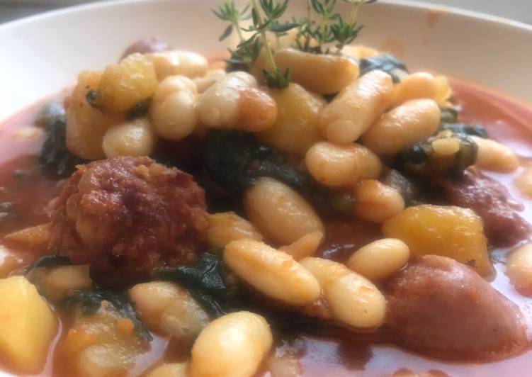 Fabada de estudiantes con sobrasada y.
