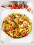 Frittata con espárragos, jamón serrano y tomates cherry