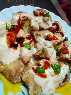 চিকেন পিয়াজু পকোড়া চাট(chicken piyaju pokora chaat recipe in Bengali) রেসিপির প্রধান ছবি
