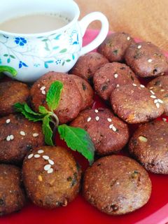 બાજરી ના ફુદીના વડા(bajri na phudina vada recipe in gujarati) રેસીપી મુખ્ય ફોટો