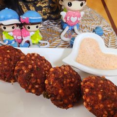 A picture of Beetroot Sabudana Vada.