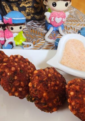 A picture of Beetroot Sabudana Vada.