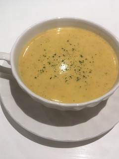 Una foto de Crema de calabacines, brócoli y zanahorias