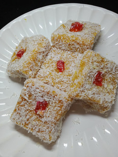 મેંગો બરફી (Mango Barfi Recipe In Gujarati) રેસીપી મુખ્ય ફોટો