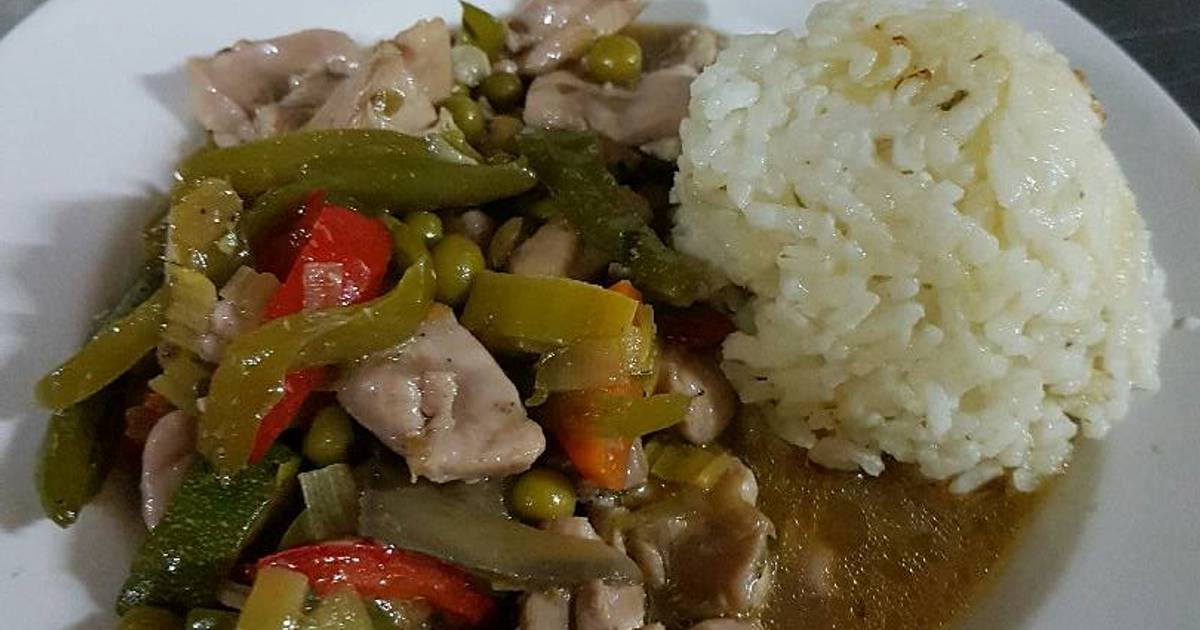 Taquitos de pollo en salsa con verduras salteadas Receta de Pizarro