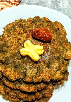 A picture of Buckwheat and Raw Banana Flour Hariyali Paratha.
